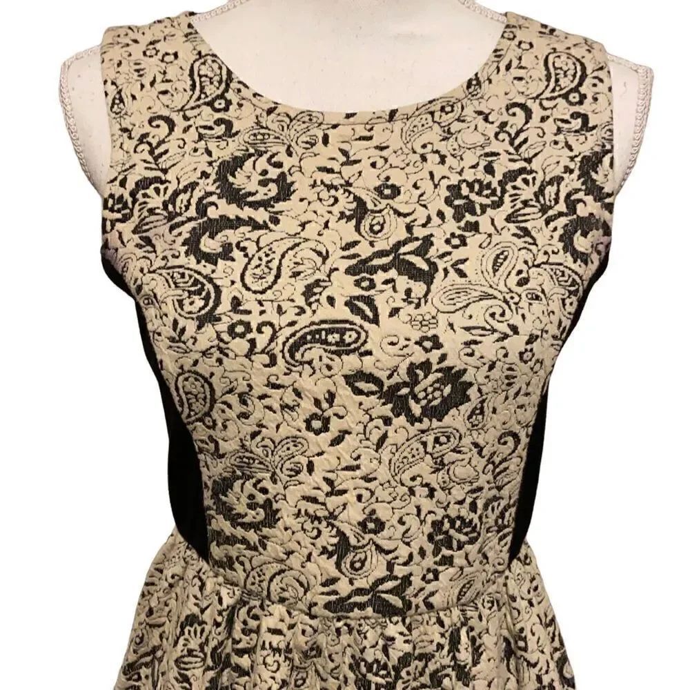 Rewind Textured Dress   - Picture 3 of 7